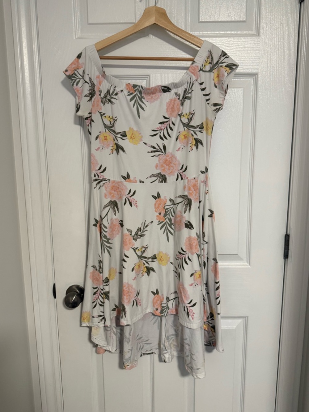 Ardene Floral high-low dress in Pink and Olive Green